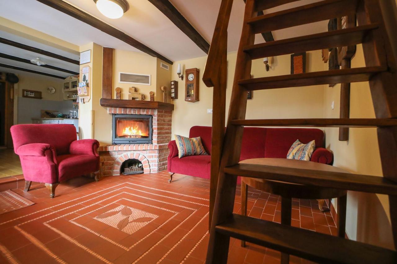 Country House With A Pool In Medvednica Nature Park Zagabria Esterno foto