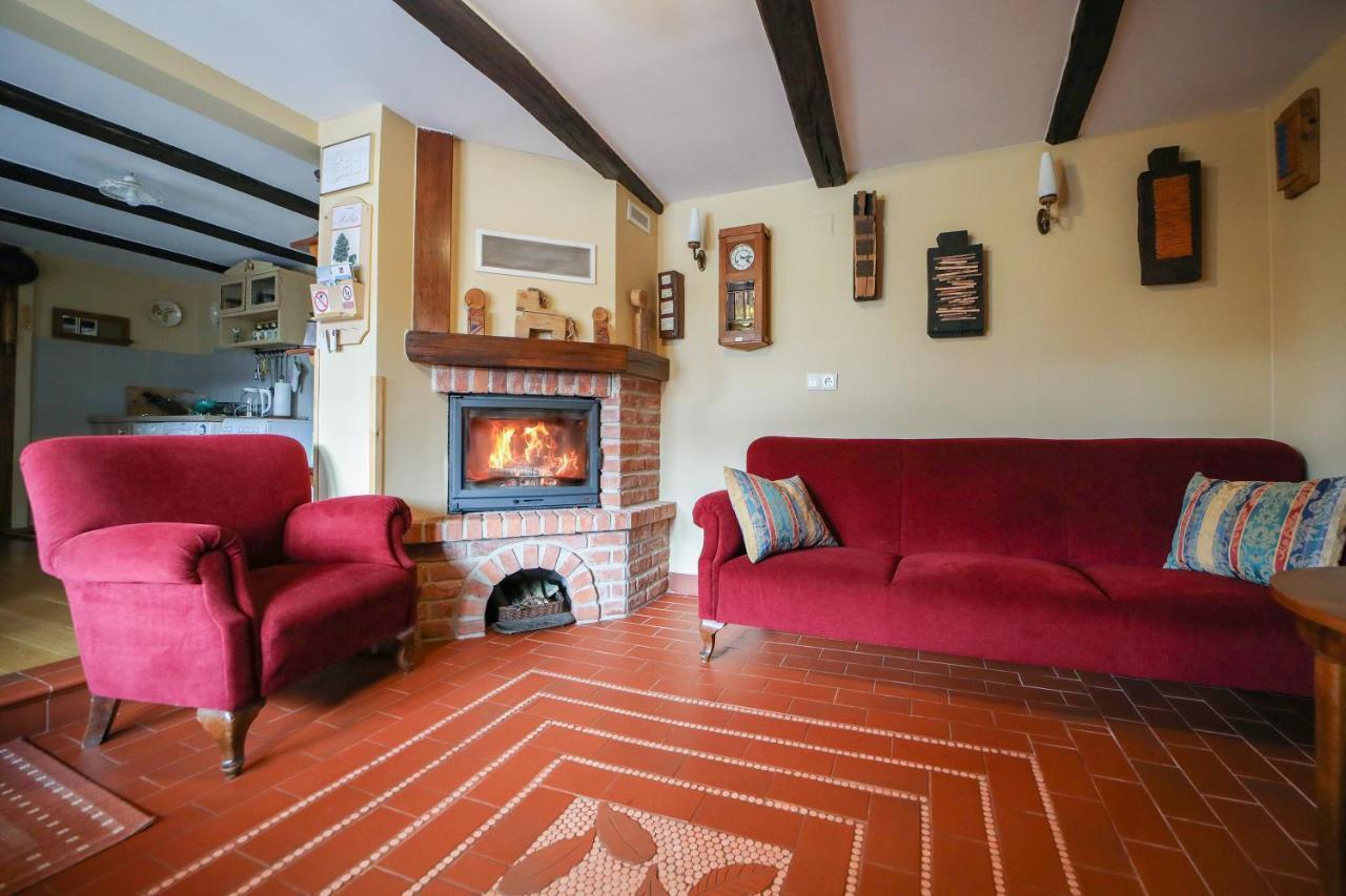 Country House With A Pool In Medvednica Nature Park Zagabria Esterno foto