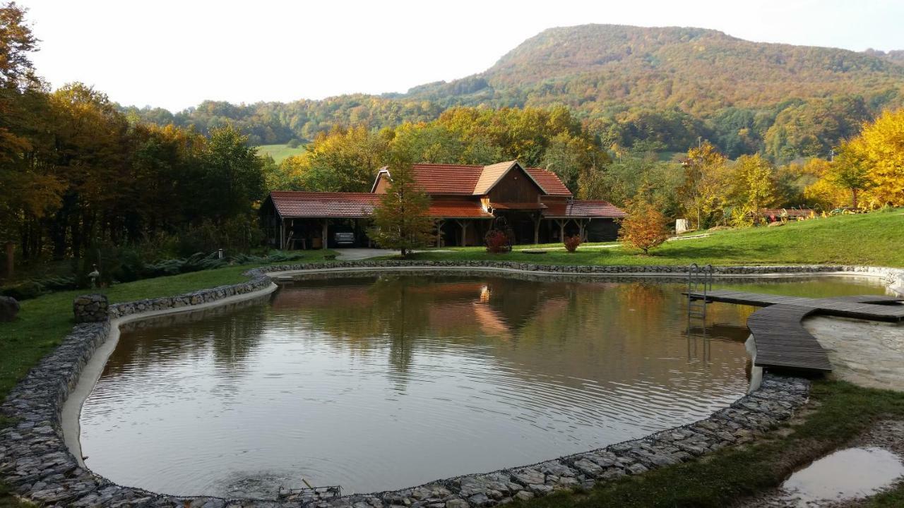 Country House With A Pool In Medvednica Nature Park Zagabria Esterno foto